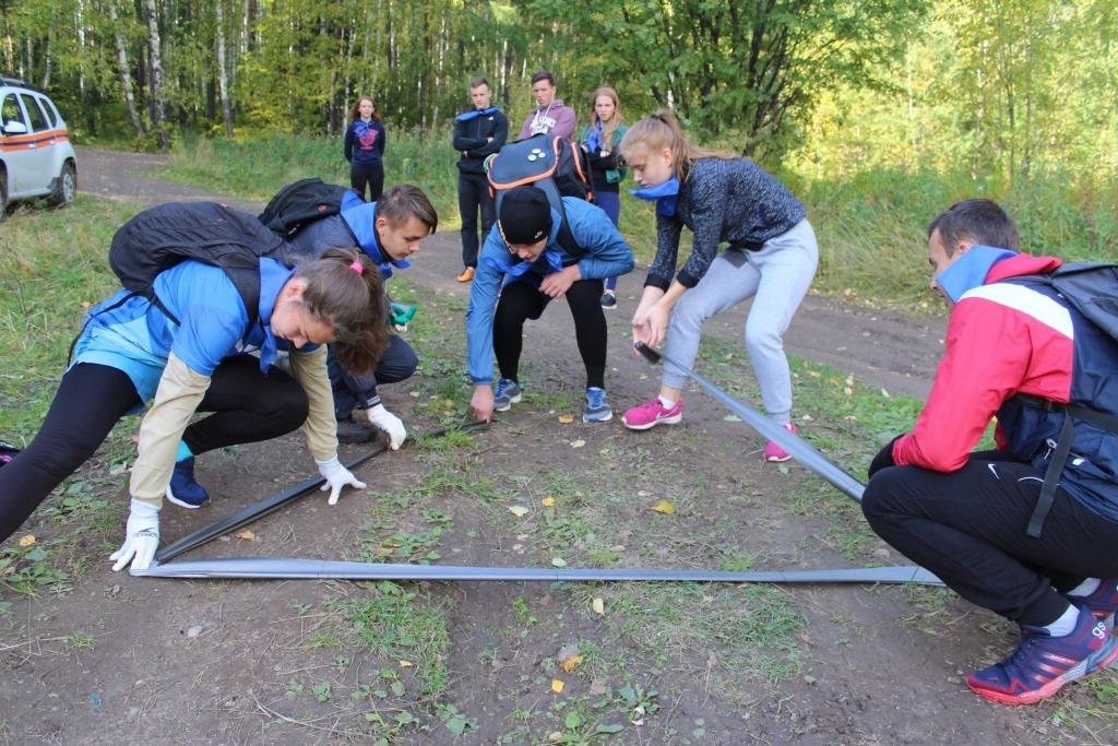 Полоса препятствий на турслете в школе